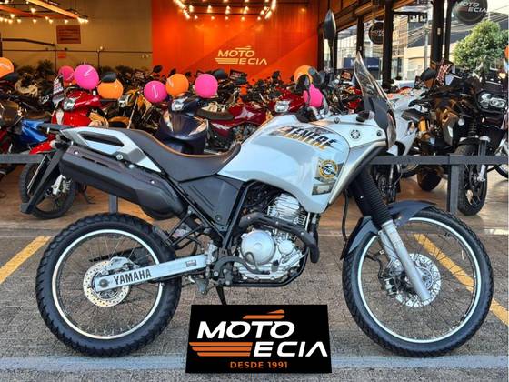 YAMAHA XTZ 250 TÉNÉRÉ 